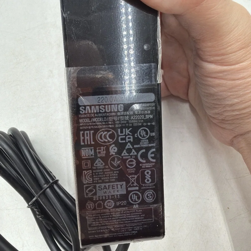 Genuine Samsung Monitor AC Power Adapter A22020 BPN 20V 11A 220W Black